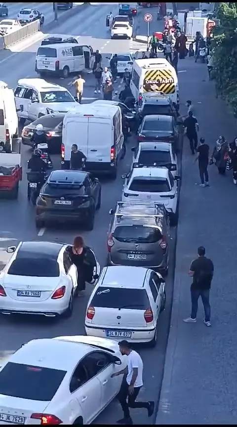 Avcılar’daki trafik dehşetinde yabancı uyruklu şüpheli yakalandı 5